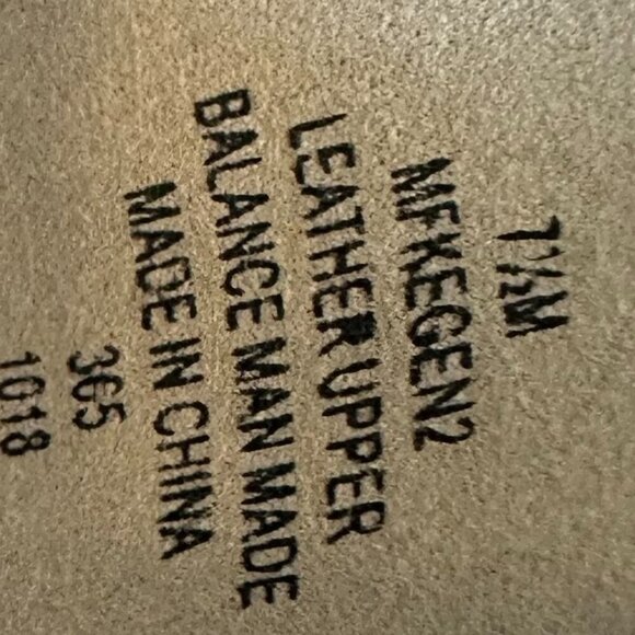 Marc Fisher Kegan Metallic Wedge Sandals Stud Heels Leather Size 7.5 Women's - Picture 13 of 13